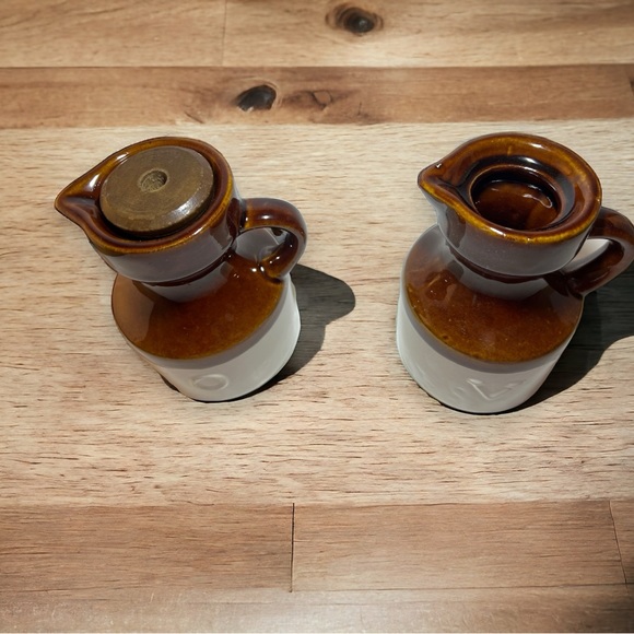 **SOLD**Vintage Brown & White Cruet Set - Picture 3 of 4